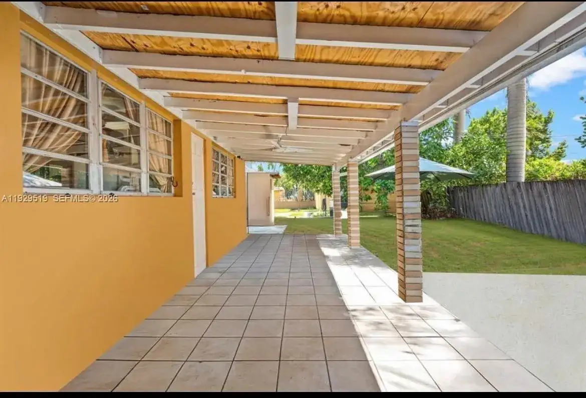 1400 SW 29th Ave, Miami FL 33145 photo 4