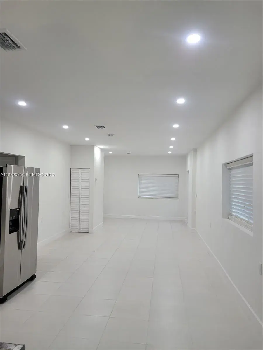 511 NW 62nd Ave, Miami FL 33126 photo 4