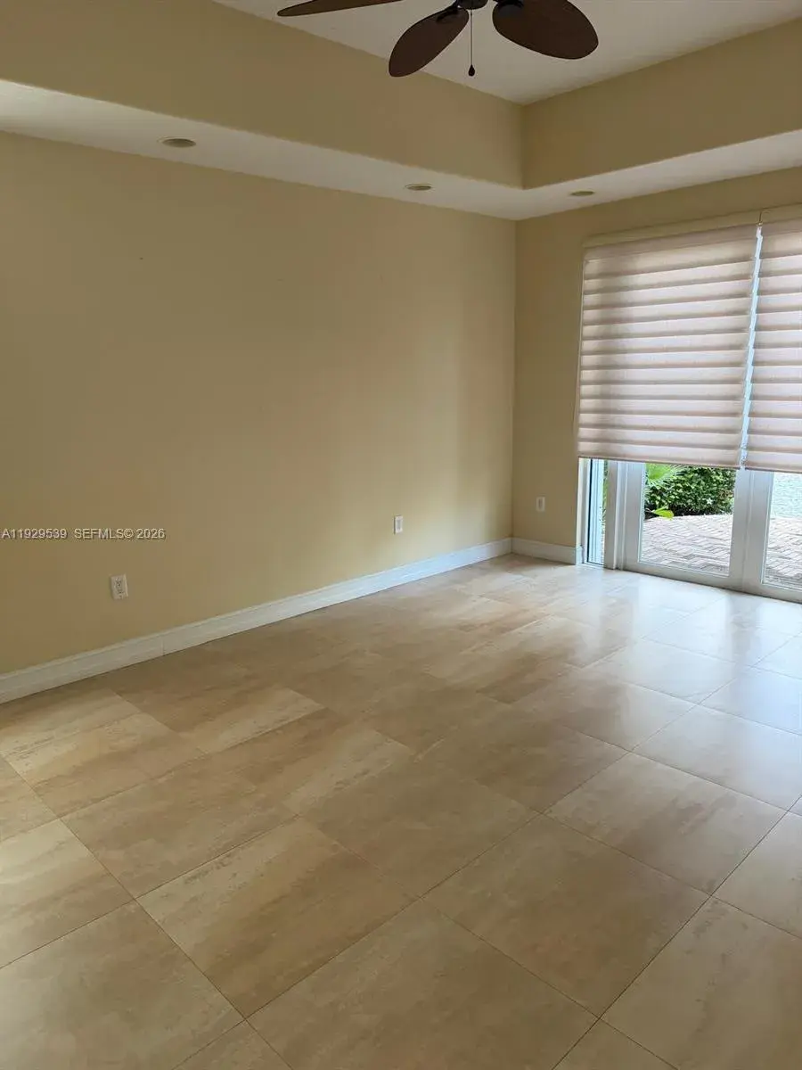 3085 NE 208th Ter, Aventura FL 33180