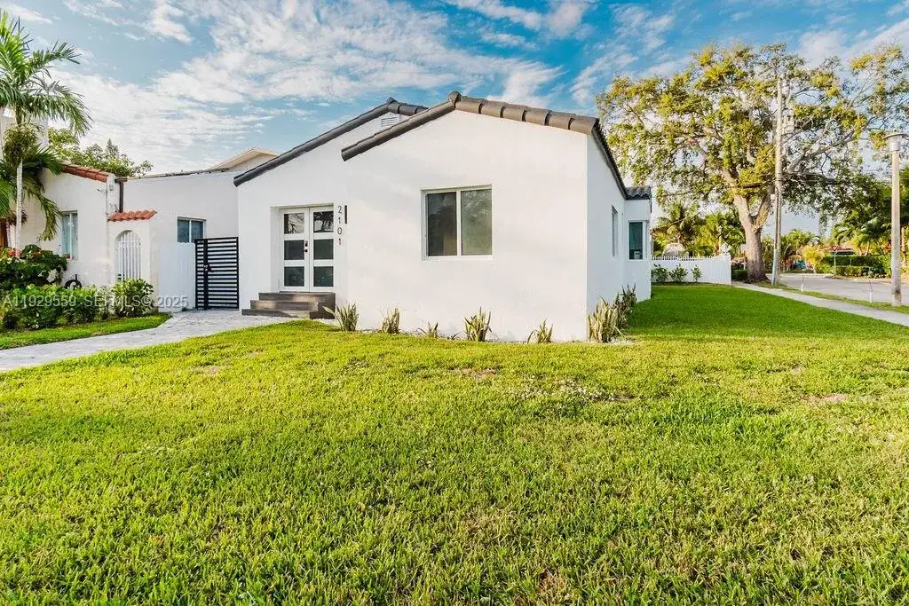 2101 SW 16th Ter, Miami FL 33145 photo 3