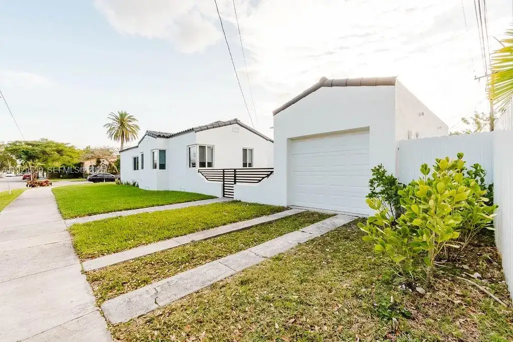 2101 SW 16th Ter, Miami FL 33145 photo 5