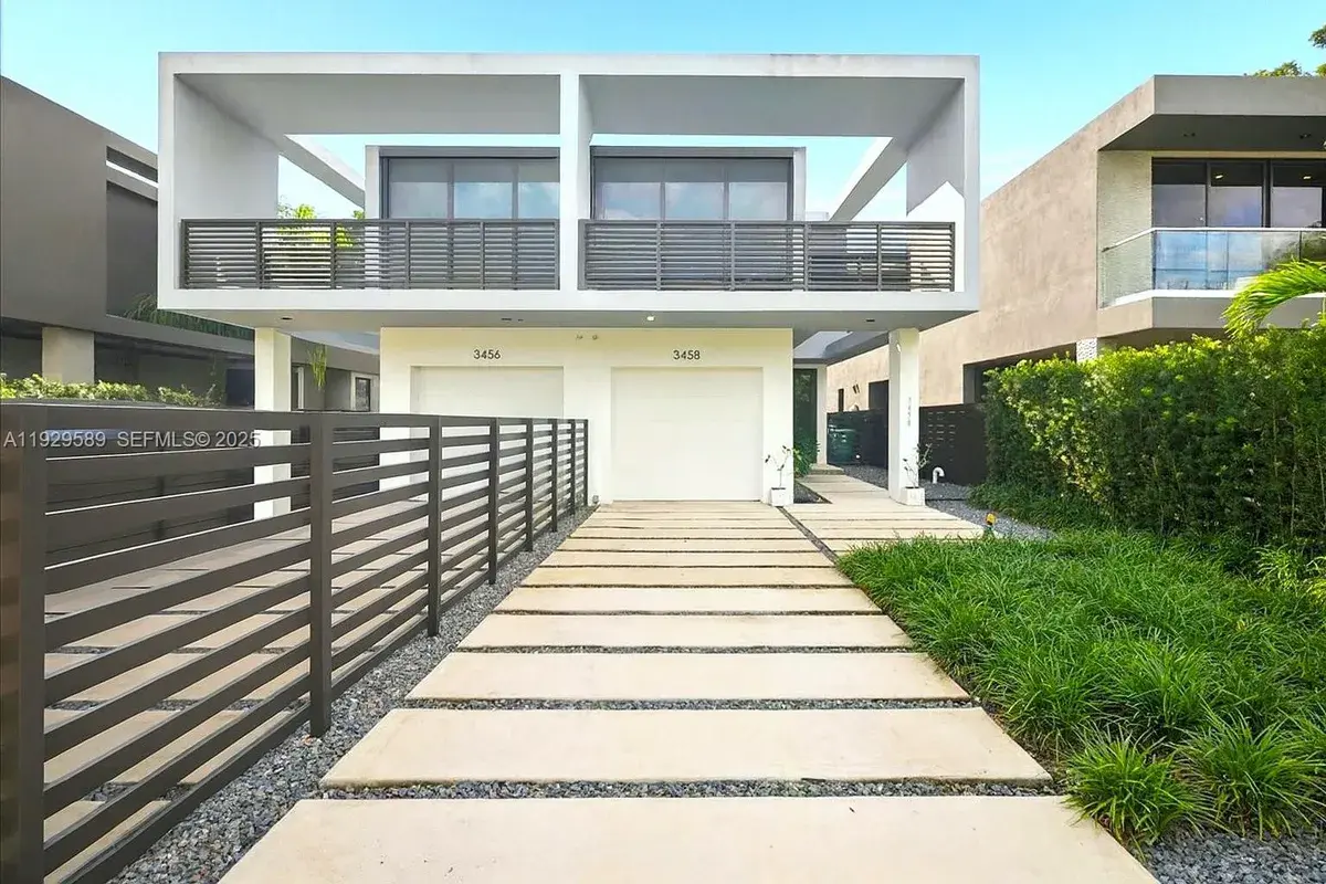 3458 Day Ave, Coconut Grove FL 33133