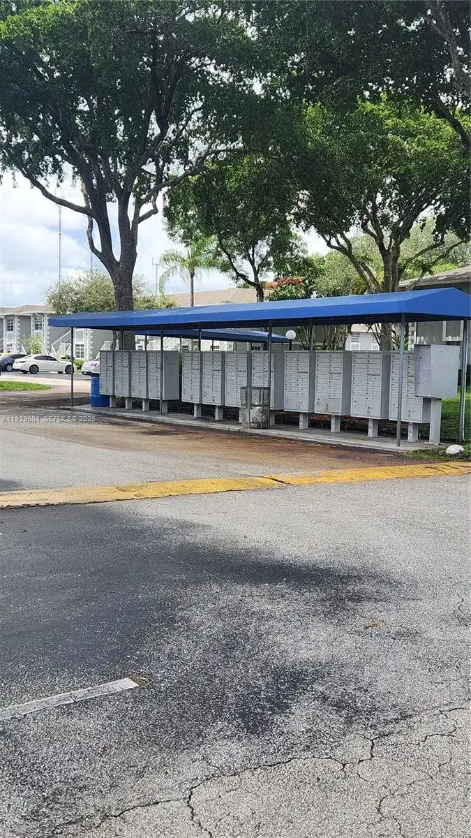 466 NE 210th Cir Ter # 10, Miami FL 33179 photo 4