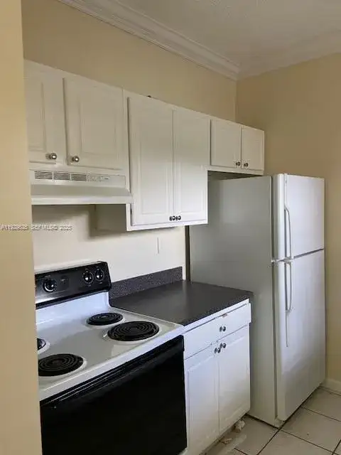 1731 NW 96th Ter # 2G, Pembroke Pines FL 33024 photo 2