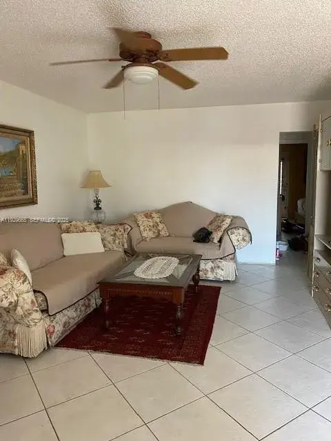 1000 SW 11th Ave # 20E, Hallandale Beach FL 33009