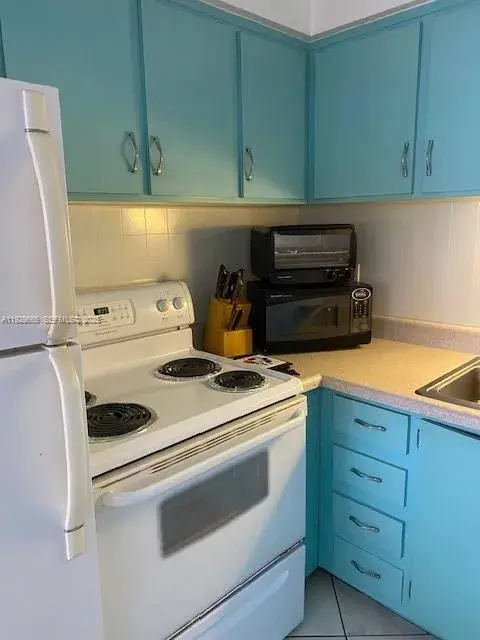 1000 SW 11th Ave # 20E, Hallandale Beach FL 33009