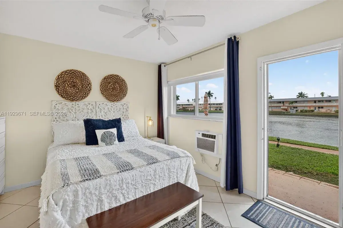 800 SW 10th Ter # 4T, Hallandale Beach FL 33009