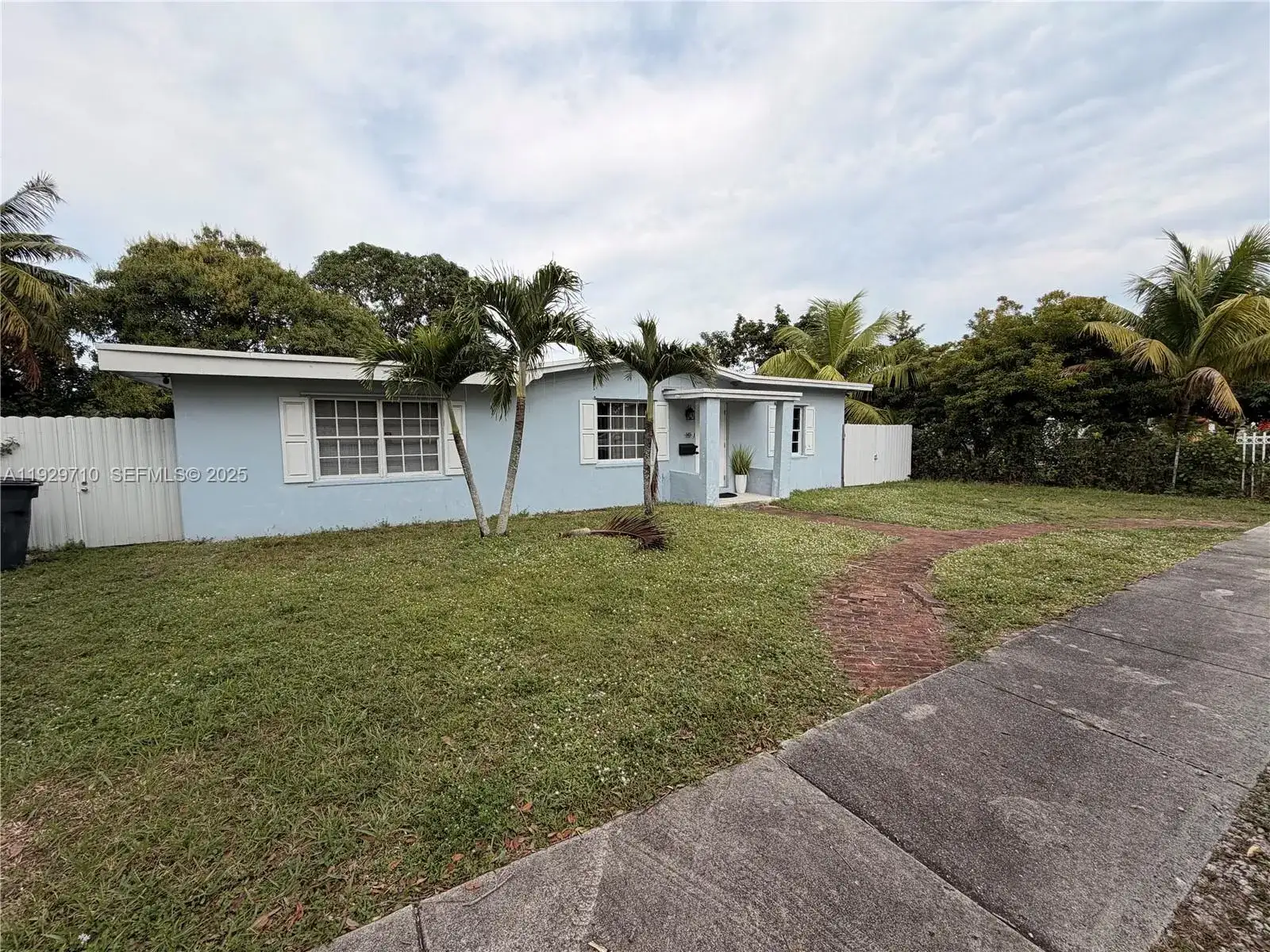 545 NW 136 St, North Miami FL 33168 photo 3