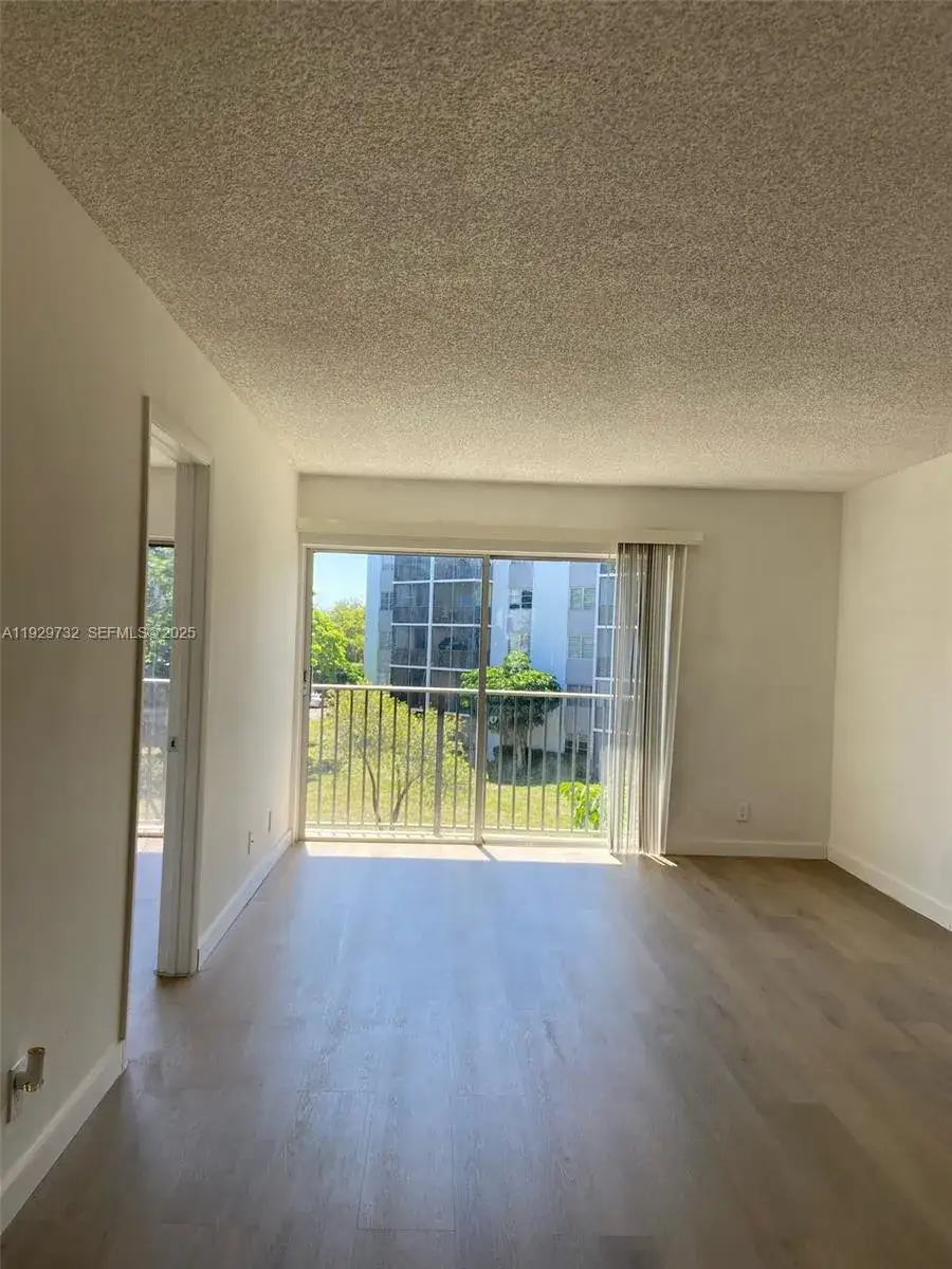 8740 N Sherman Cir # 305, Miramar FL 33025