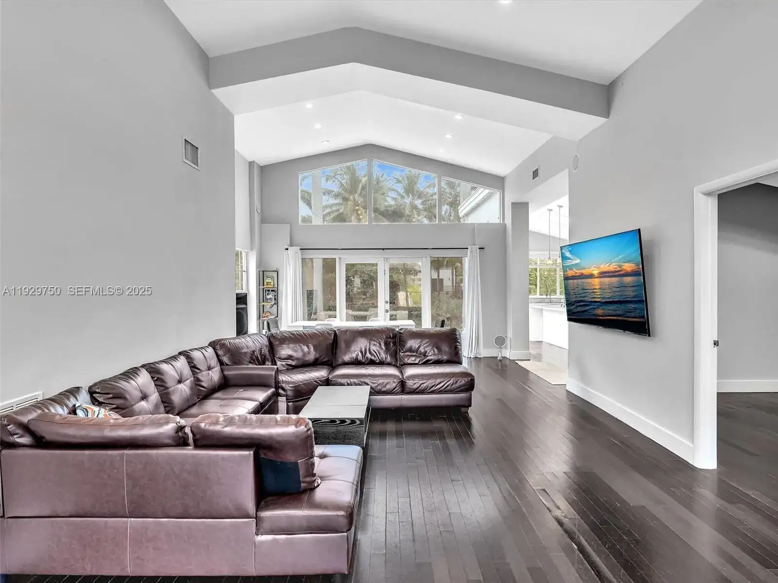 20120 NE 25th Ct, Miami FL 33180 photo 5