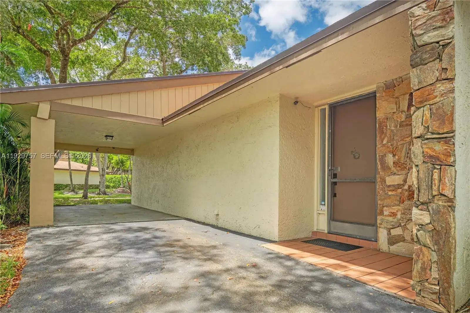 8097 Royal Palm Cir, Tamarac FL 33321 photo 3