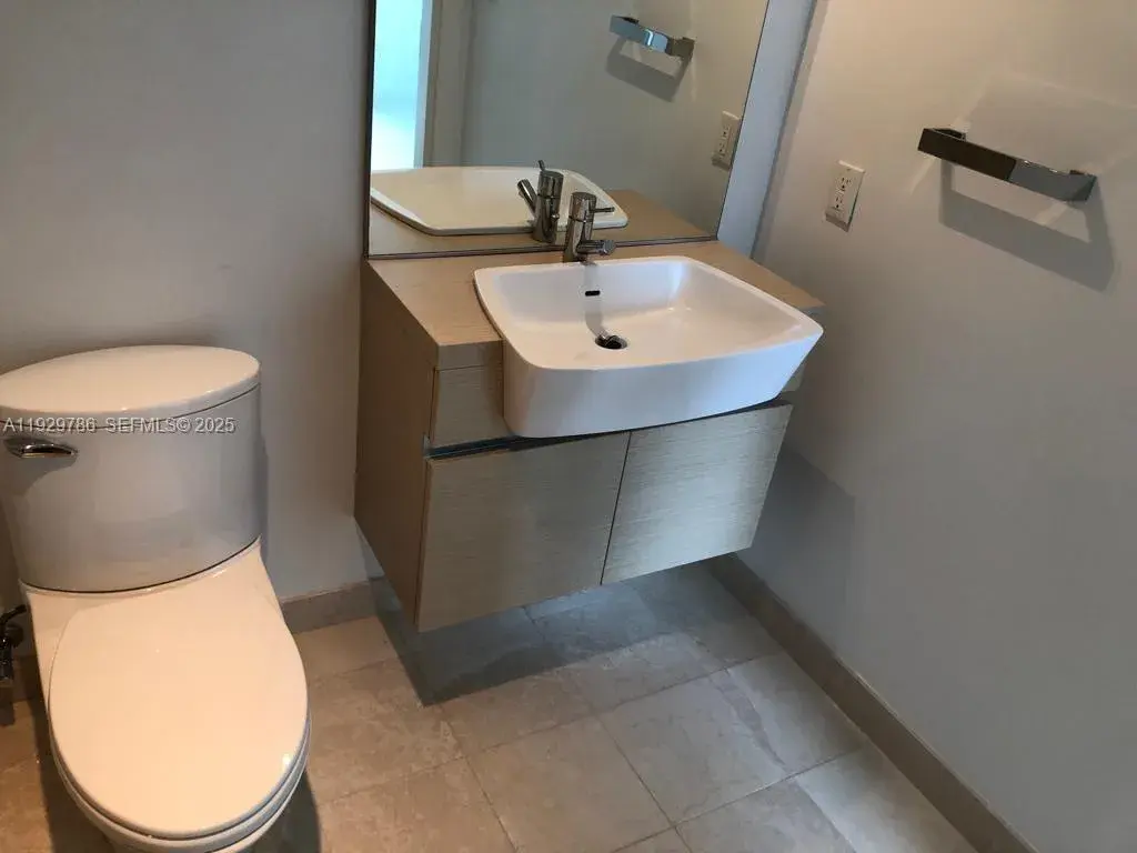 200 Biscayne Boulevard Way # 902, Miami FL 33131