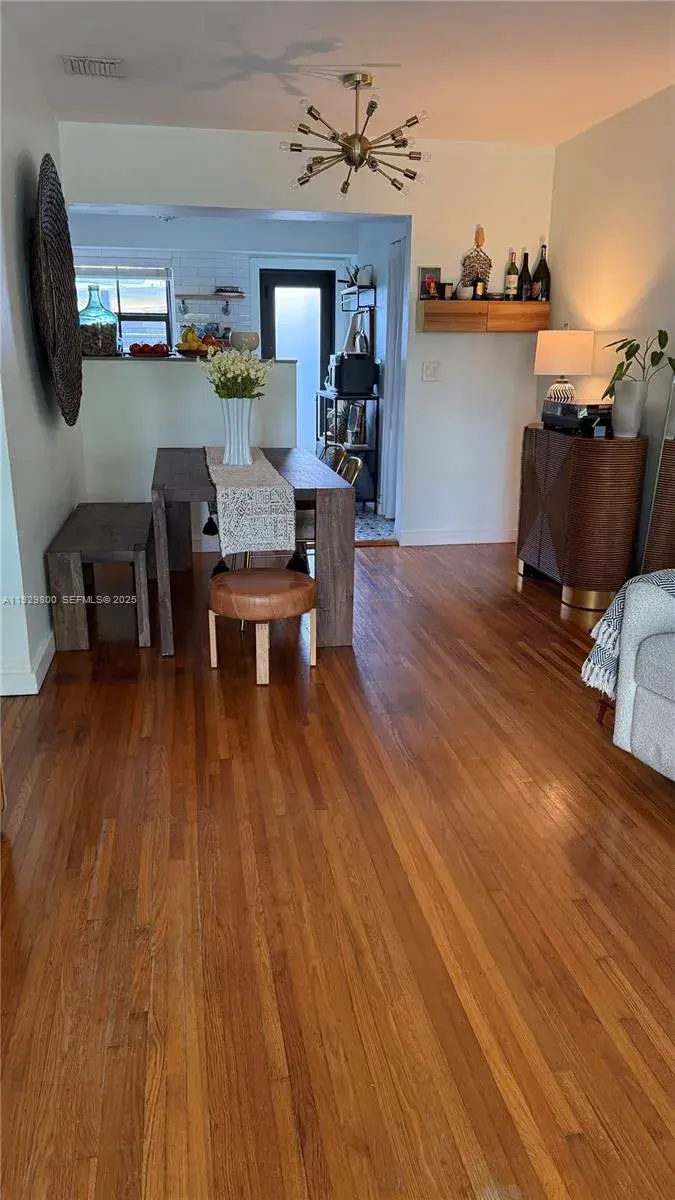 2 NE 44 ST # 4, Miami FL 33137