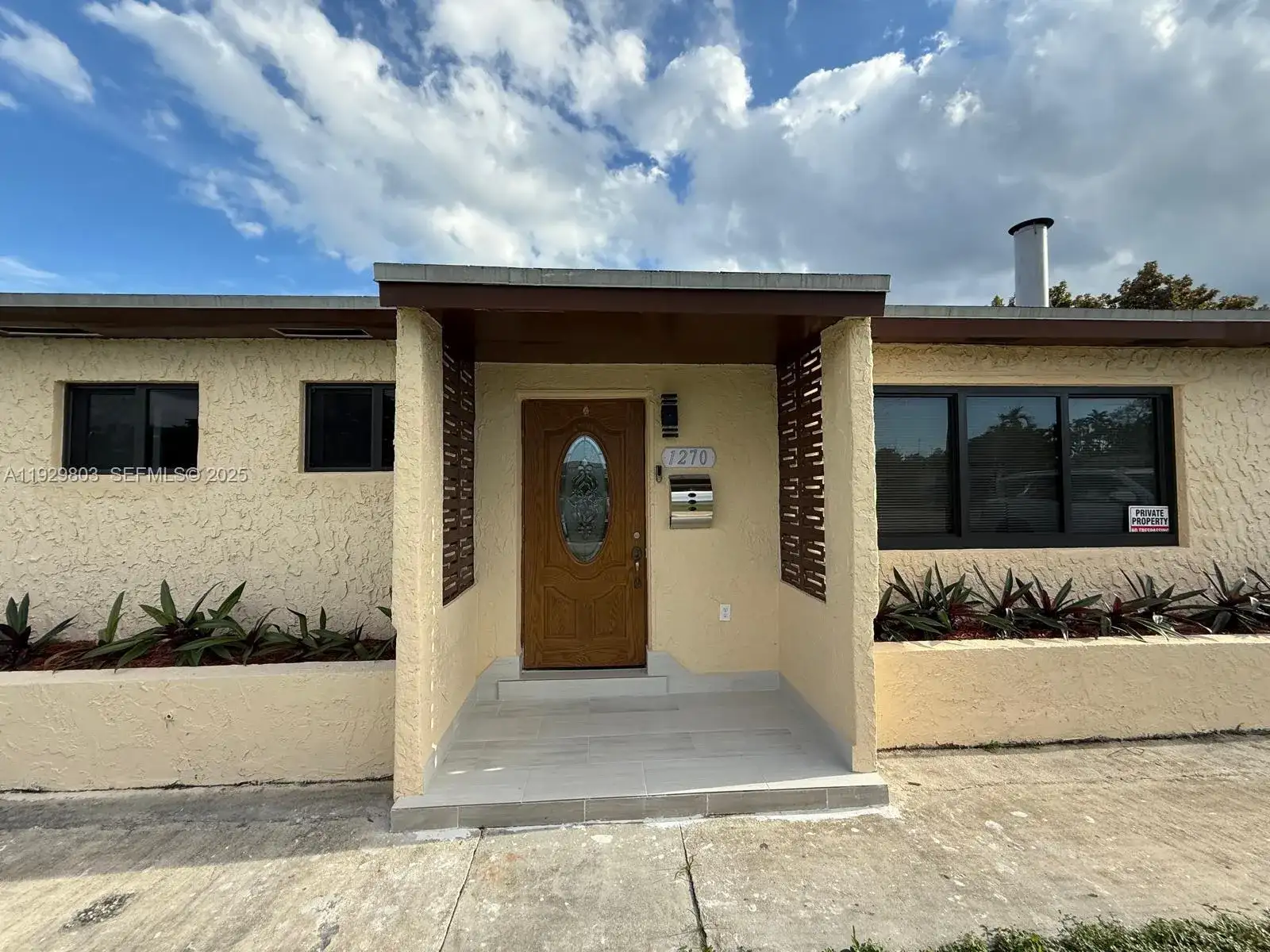 1270 North Dr, Miami FL 33179 photo 3