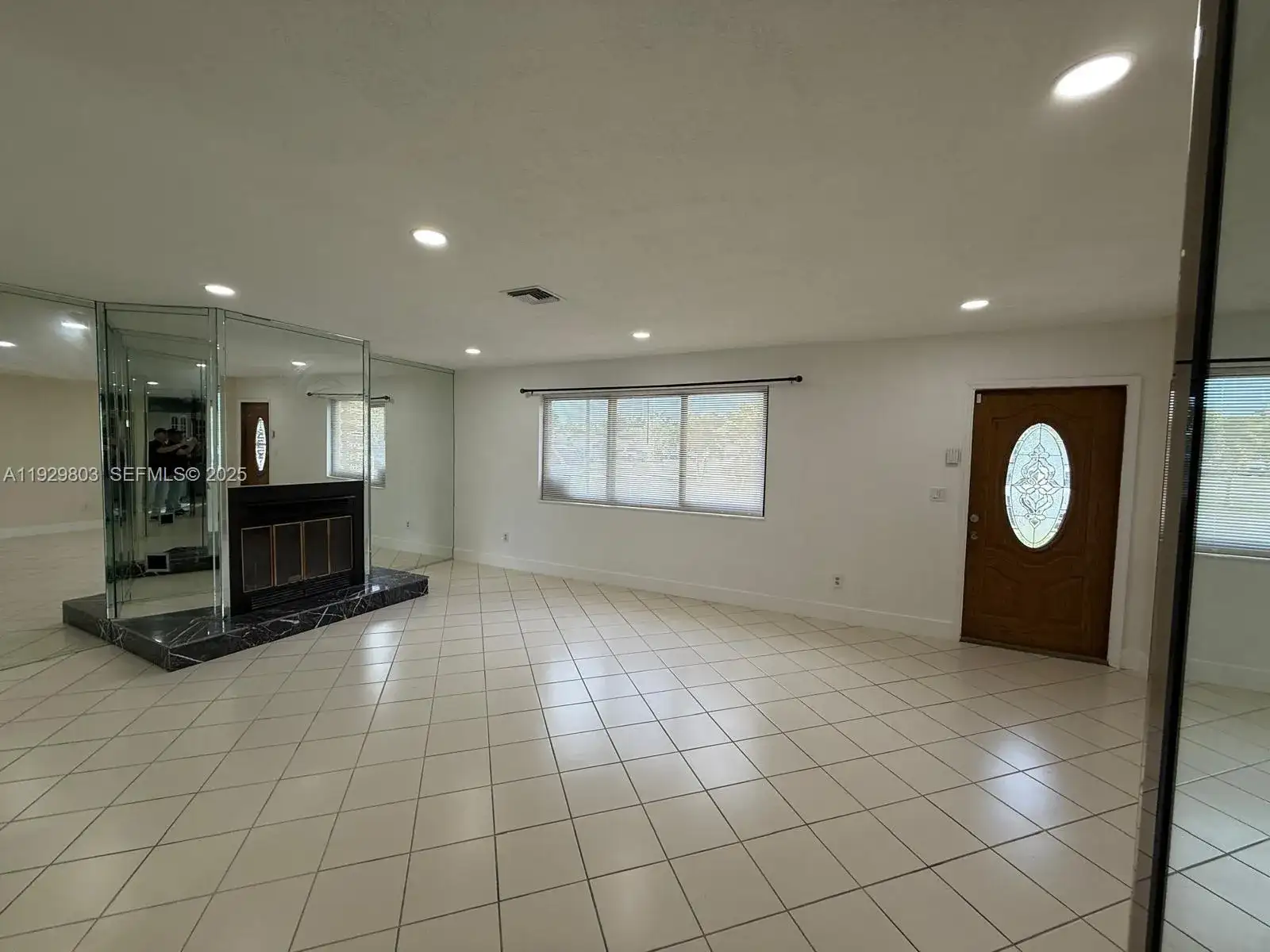 1270 North Dr, Miami FL 33179 photo 4