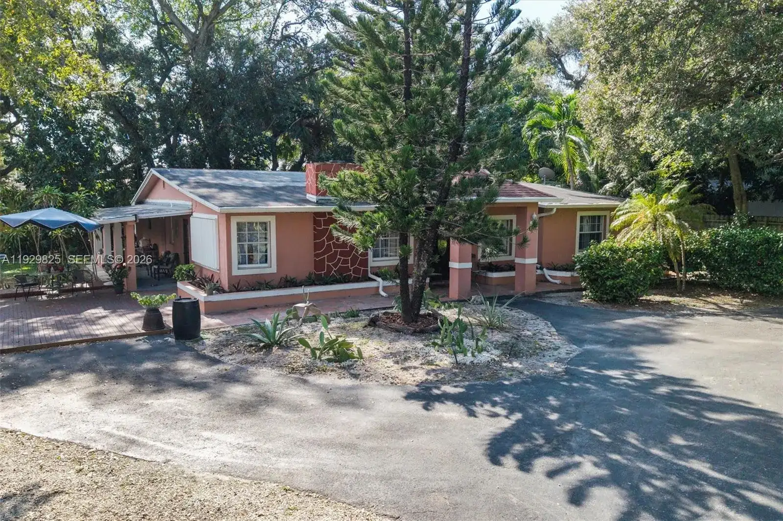 1760 NE 144th St, Miami FL 33181 photo 5