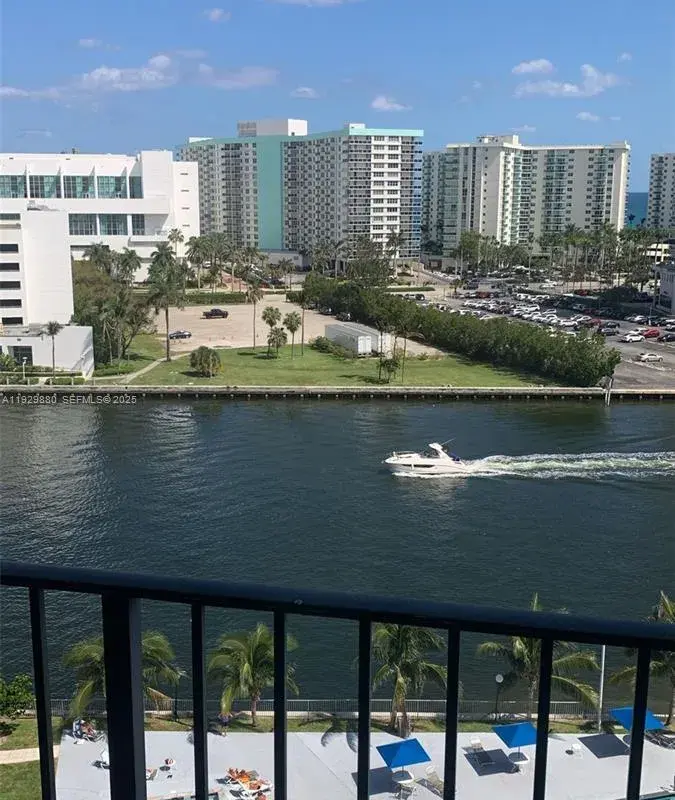 200 Leslie Dr # 1106, Hallandale Beach FL 33009