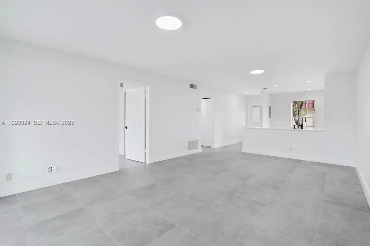 737 Nantucket Cir # B, Lake Worth FL 33467