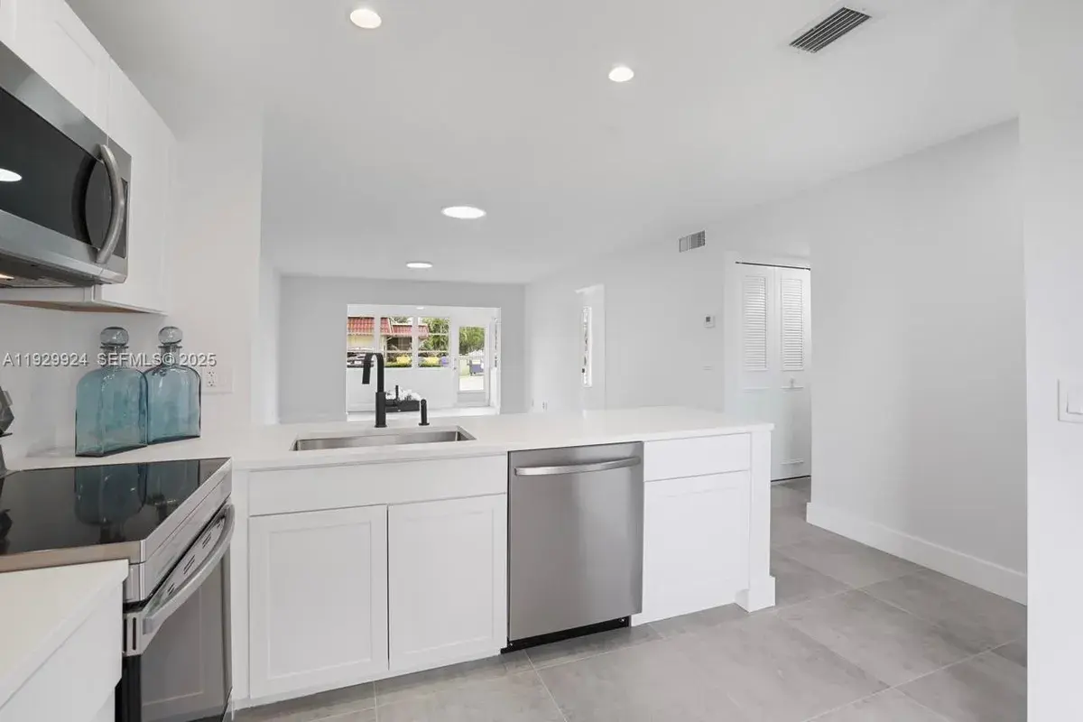 737 Nantucket Cir # B, Lake Worth FL 33467