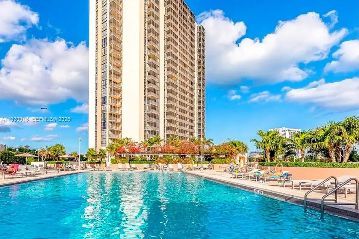 20301 W Country Club Dr # 1630, Aventura FL 33180 photo 2