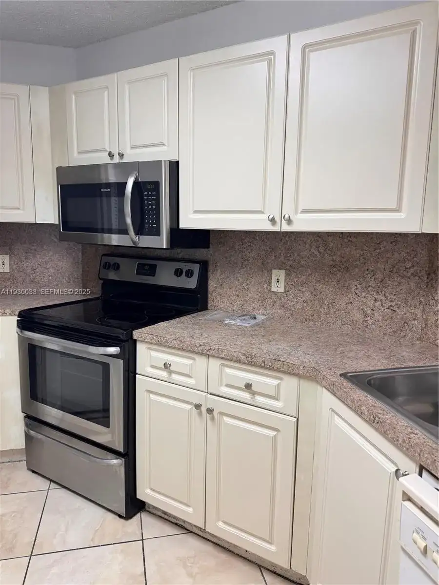 6280 NW 186th St # 310, Hialeah FL 33015 photo 3