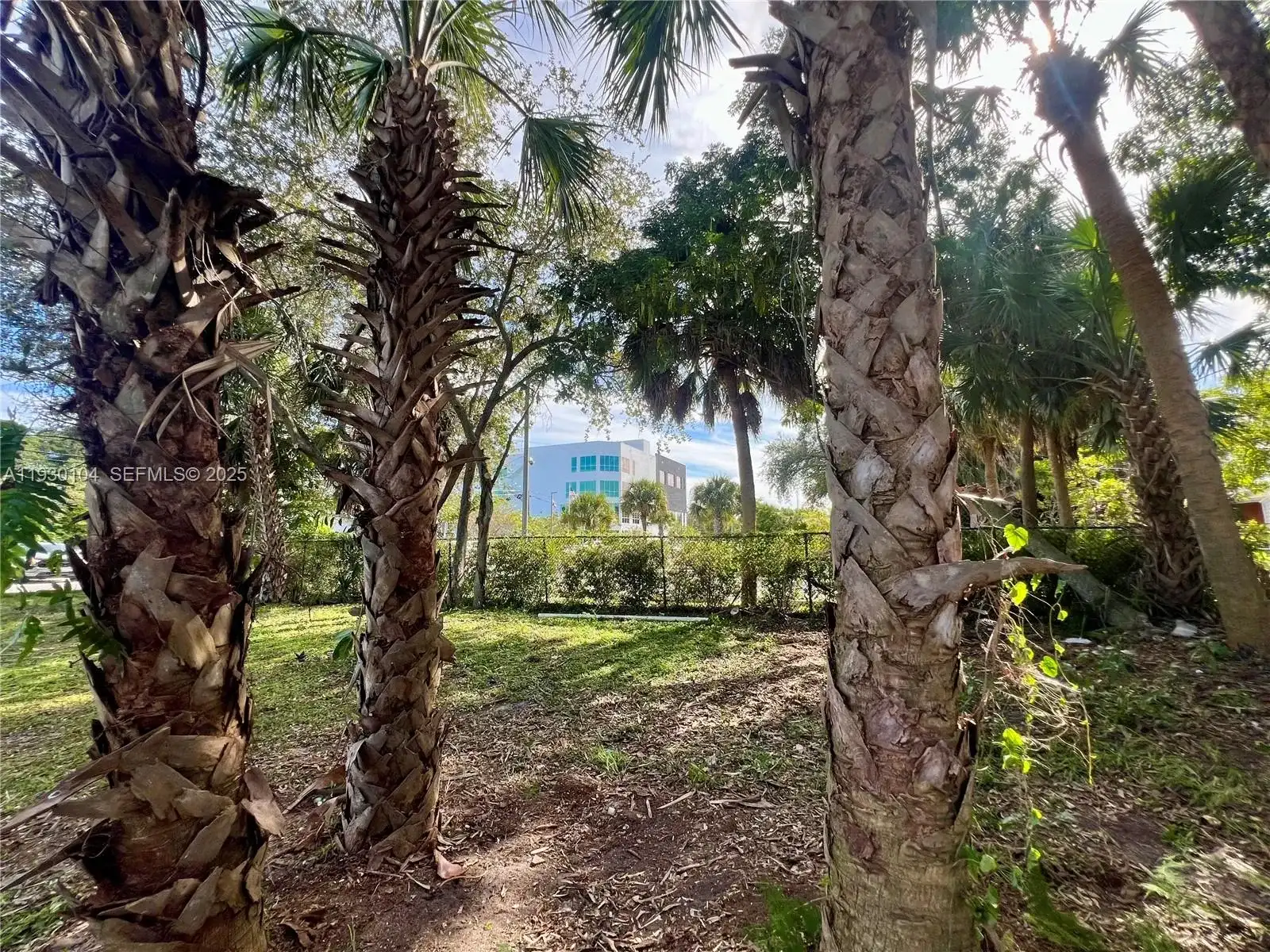633 NW 14th Ter, Fort Lauderdale FL 33311