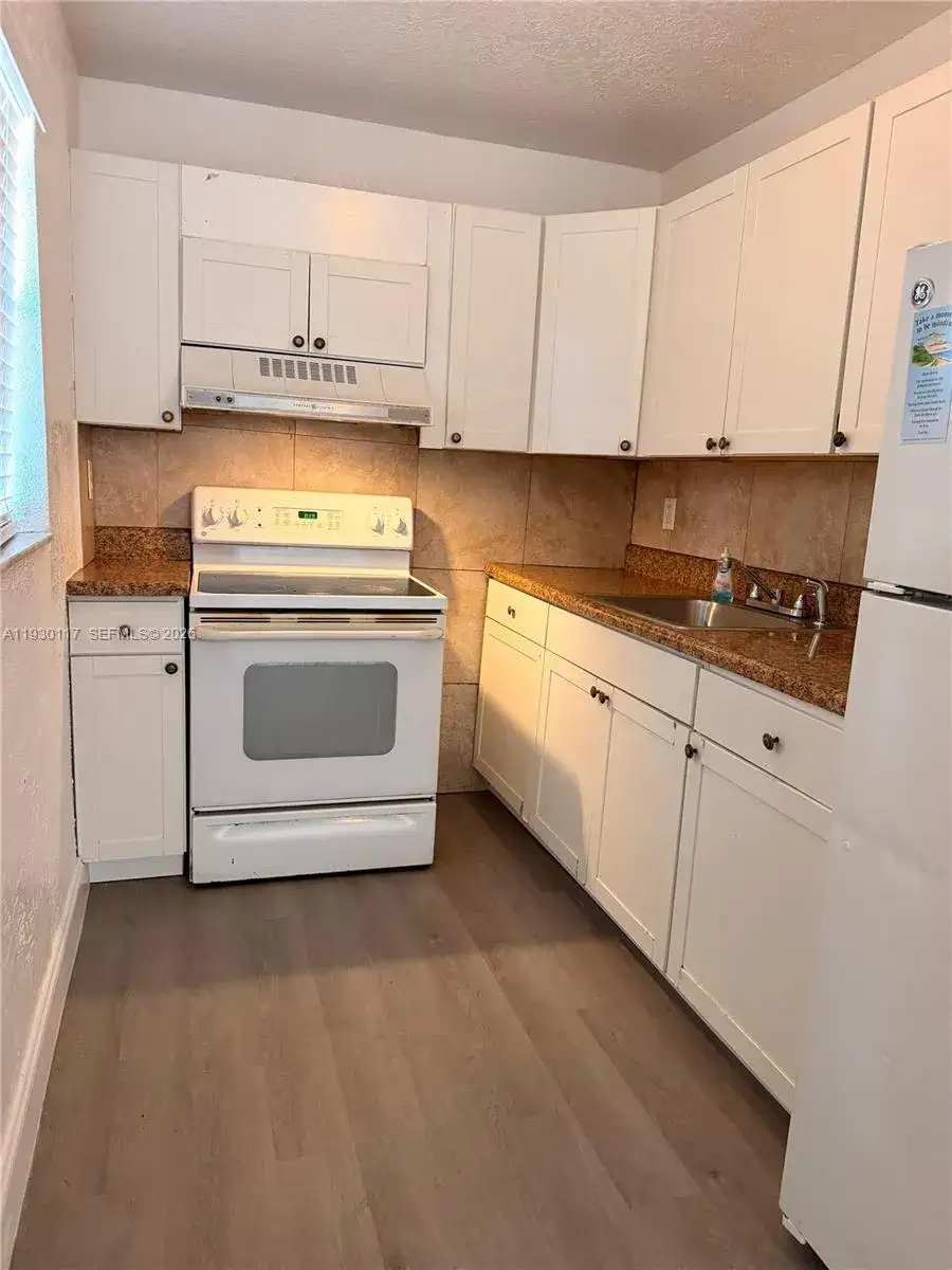 1123 NW 27th Ave # 1, Fort Lauderdale FL 33311 photo 3