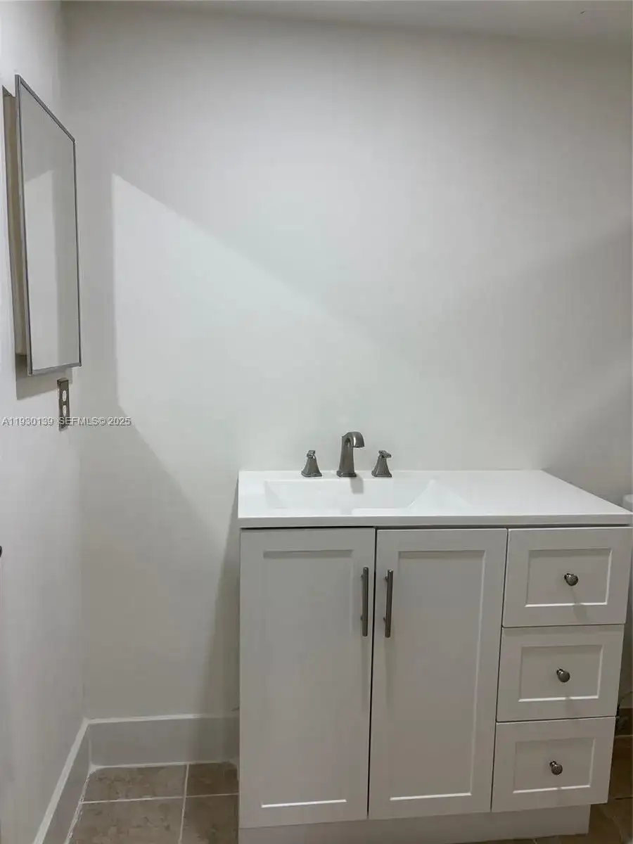 6725 NW 174th Ter # 12, Hialeah FL 33015 photo 2