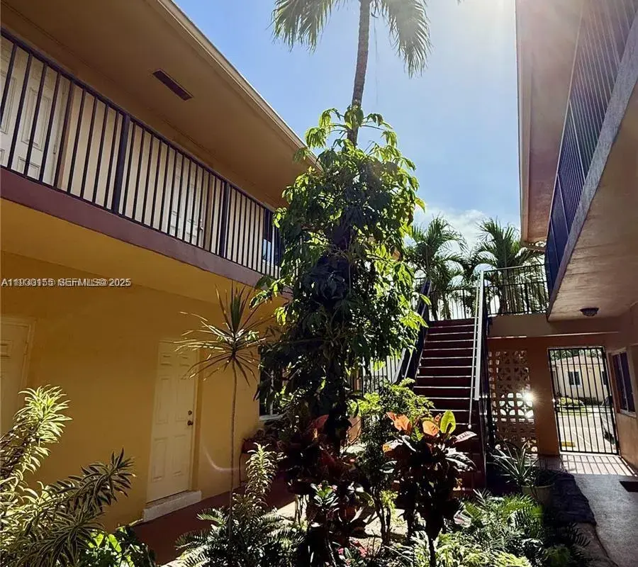 1733 Mayo St # 2, Hollywood FL 33020