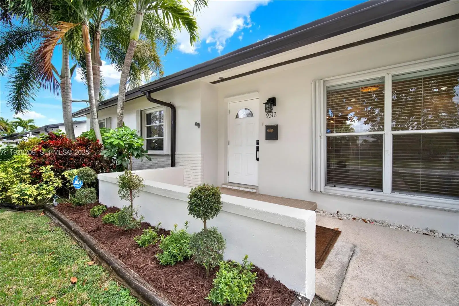 9312 SW 182nd St, Palmetto Bay FL 33157 photo 2
