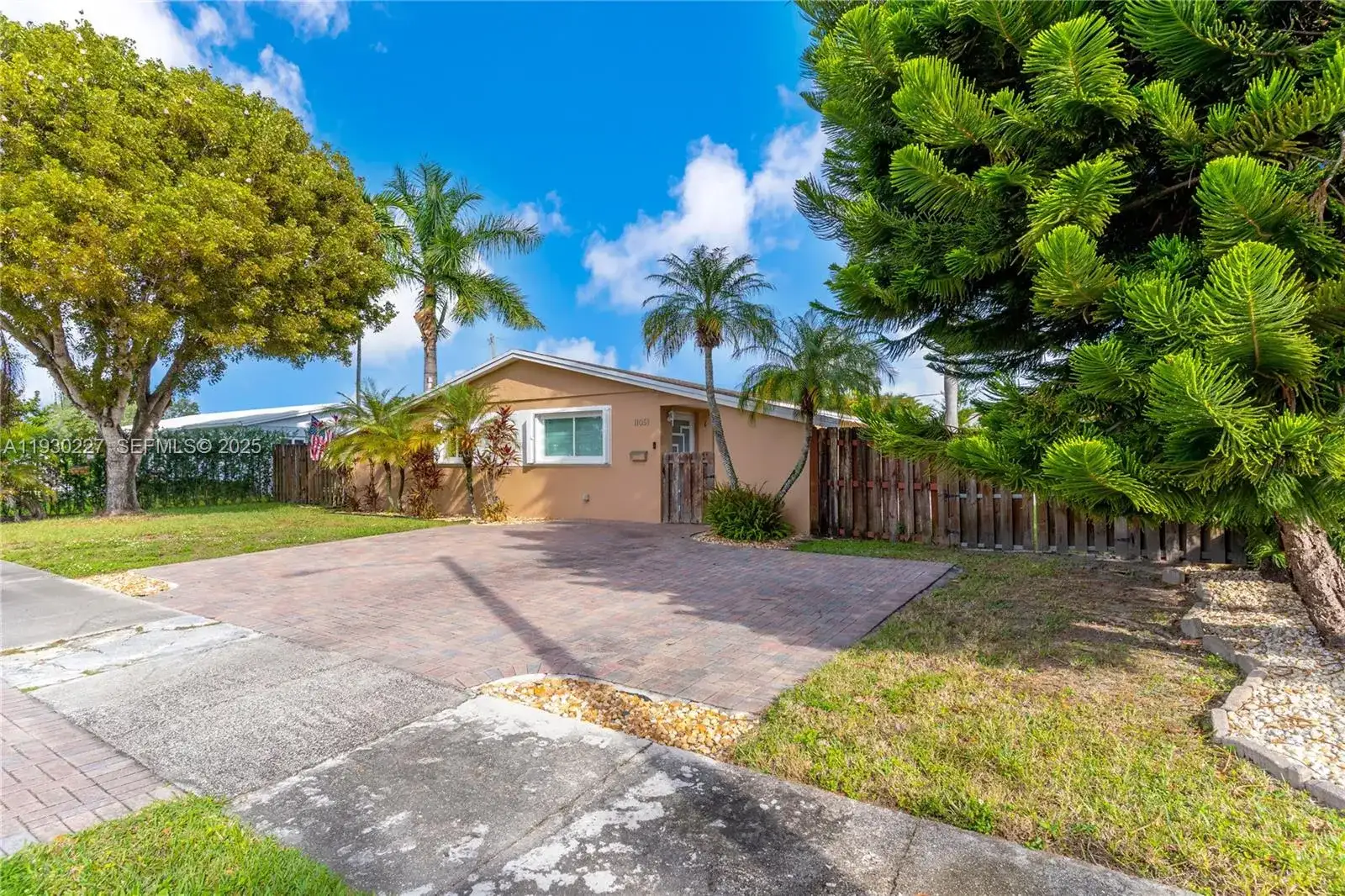11051 SW 69th Dr, Miami FL 33173 photo 3