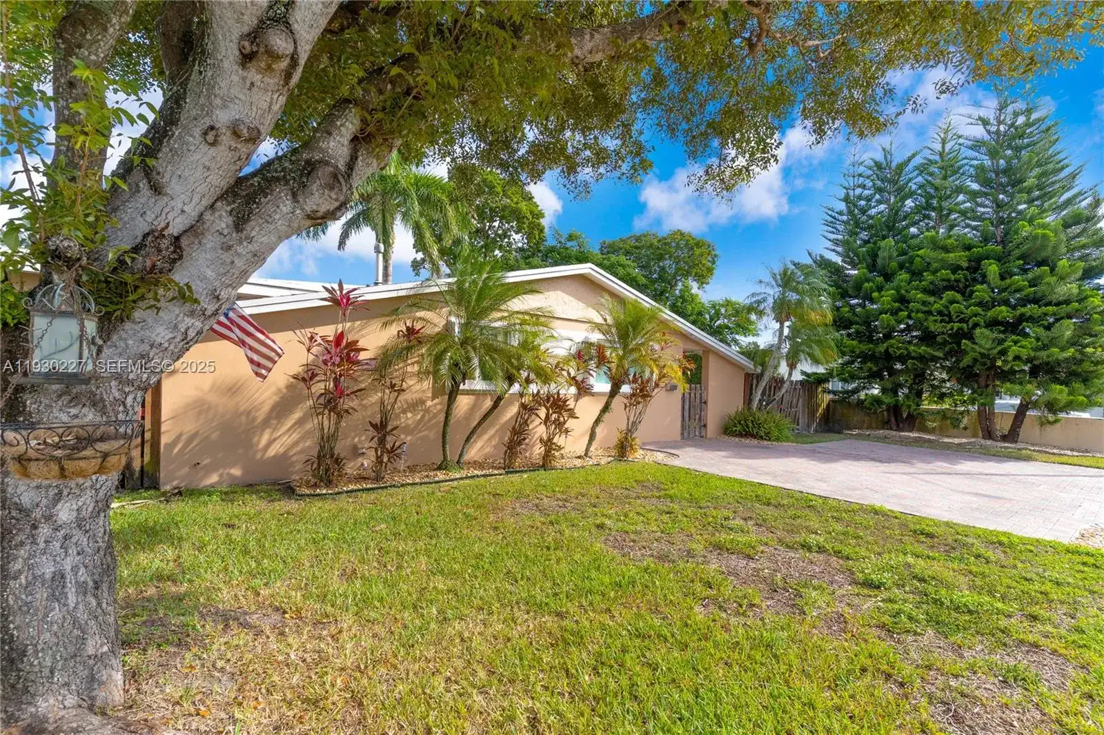11051 SW 69th Dr, Miami FL 33173 photo 4