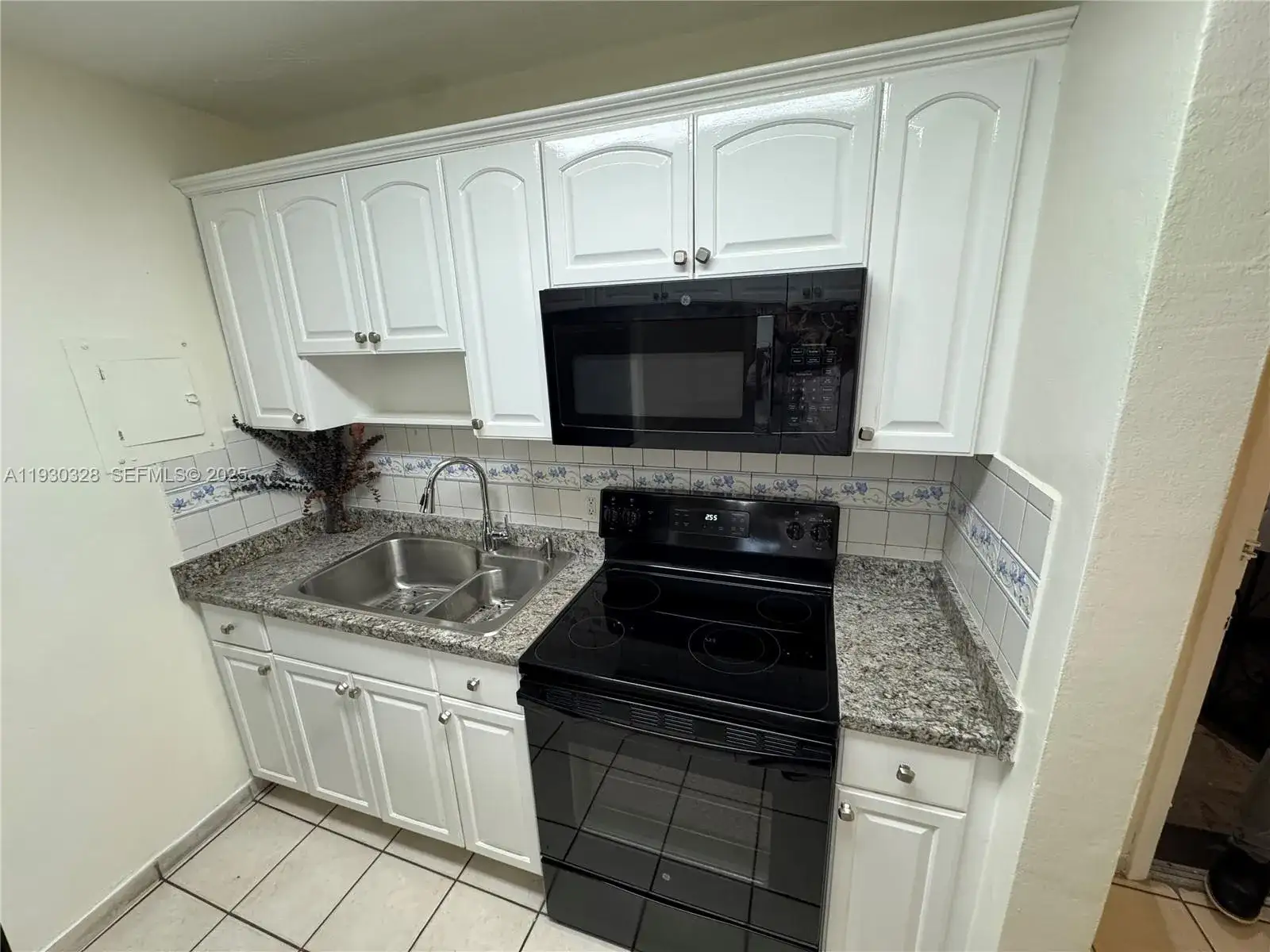 677 SW 9th Ave # 212, Miami FL 33130 photo 3