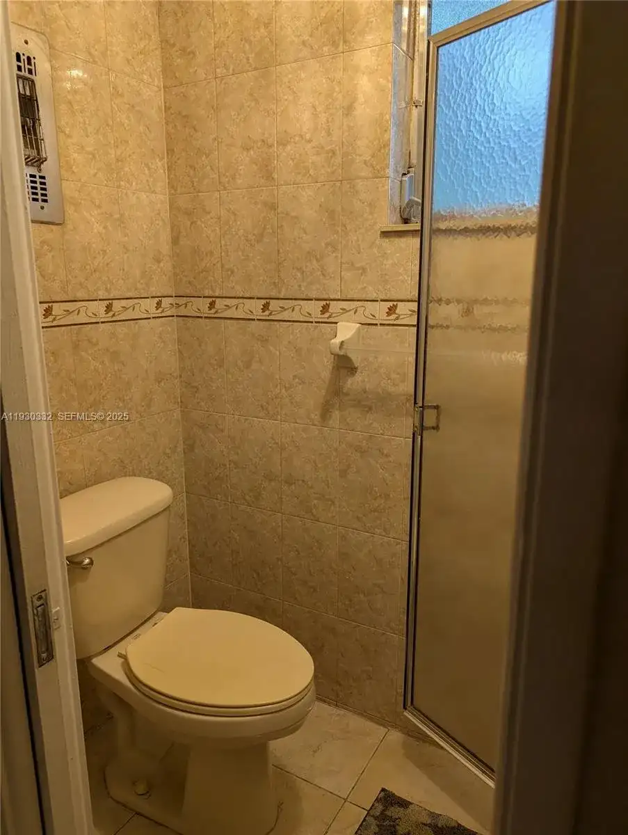 4550 NW 43rd St, Lauderdale Lakes FL 33319 photo 3