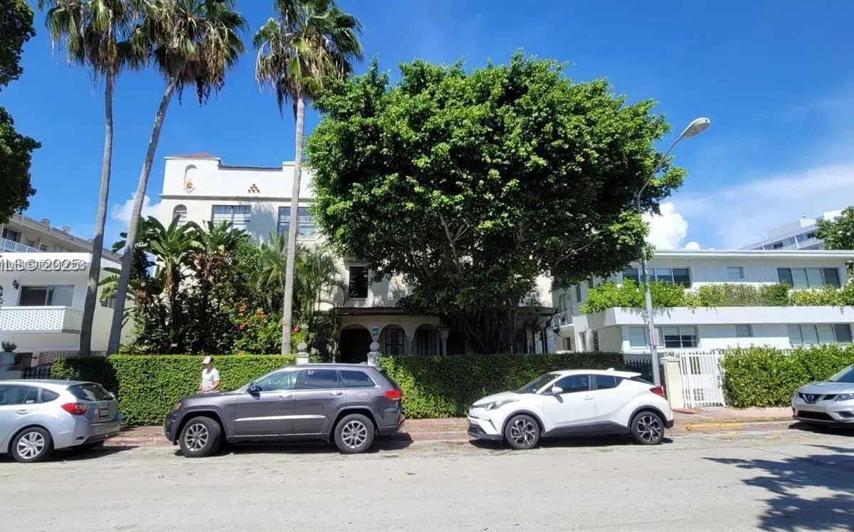 934 Michigan Ave # 302, Miami Beach FL 33139