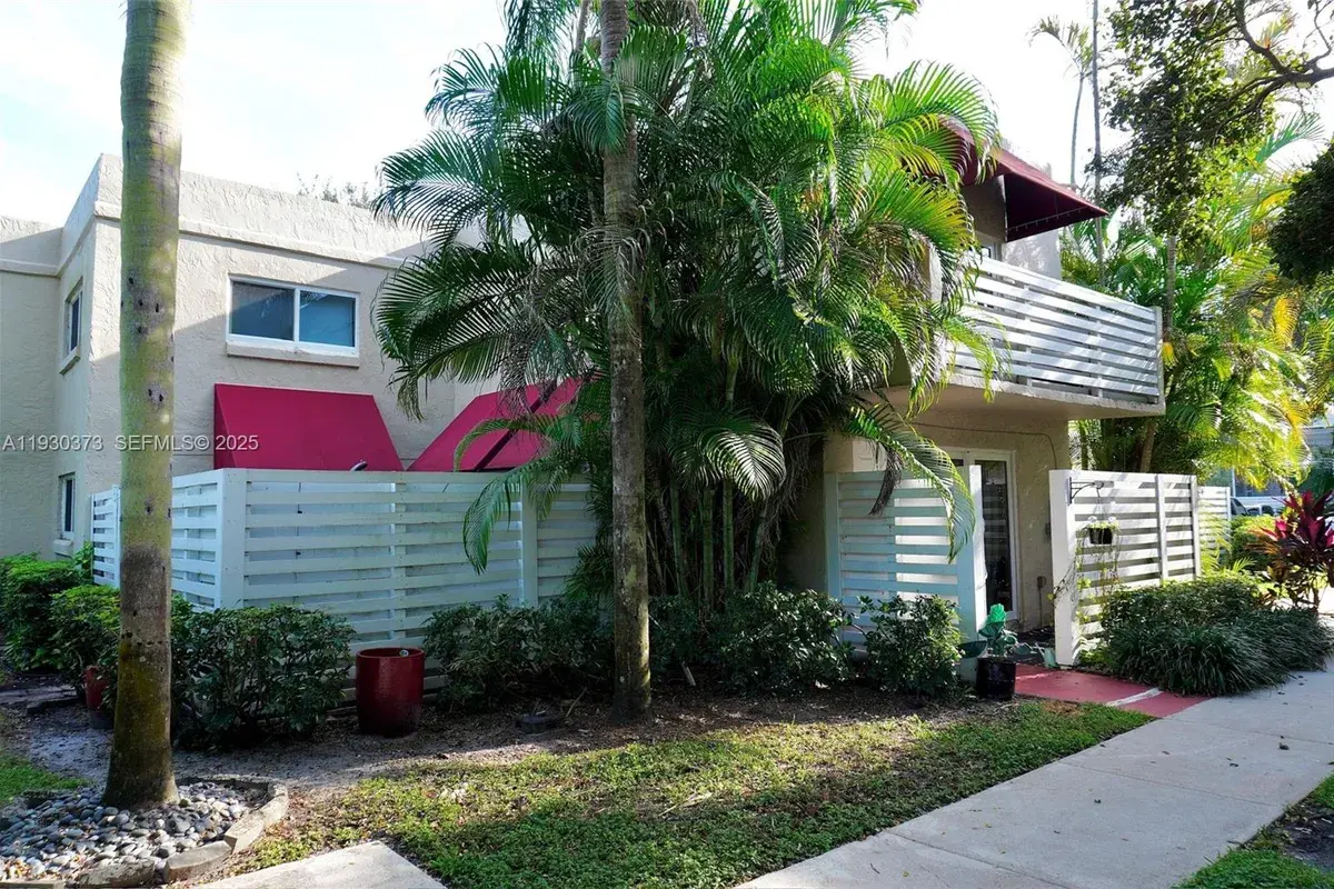 541 NW 98th Ave, Plantation FL 33324