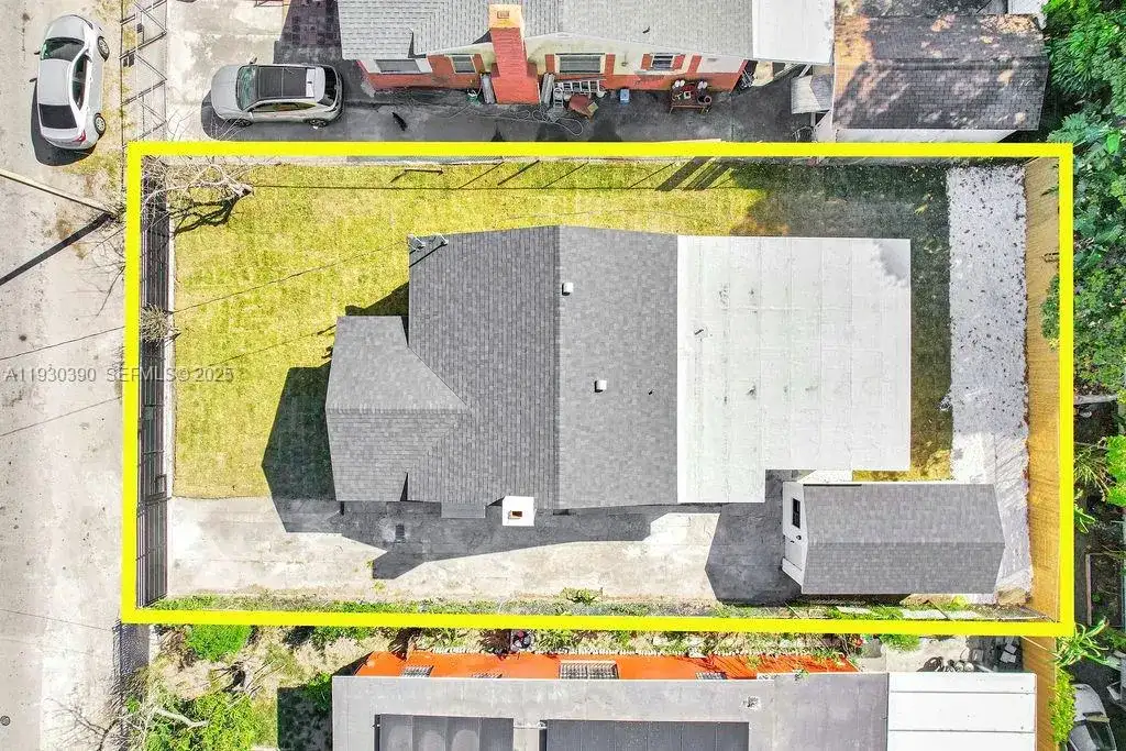 3040 NW 13th Ave, Miami FL 33142 photo 3
