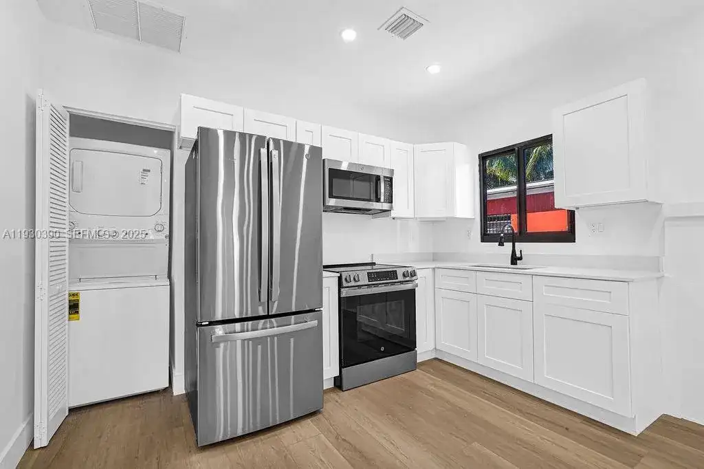 3040 NW 13th Ave, Miami FL 33142 photo 4