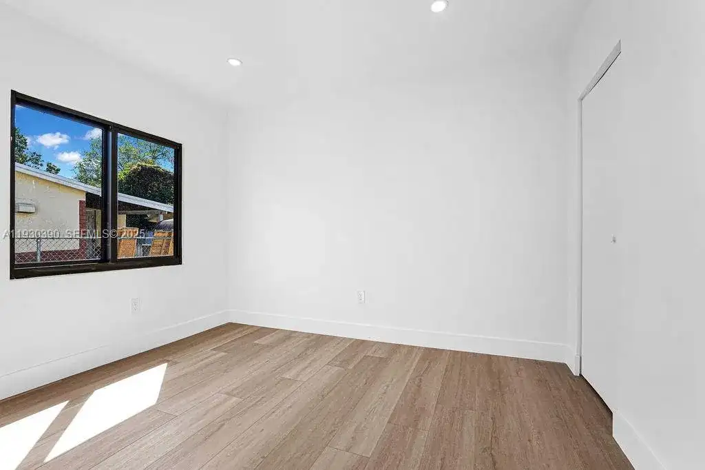 3040 NW 13th Ave, Miami FL 33142 photo 5