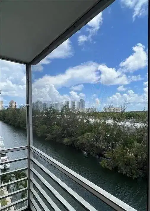 3660 NE 166th St # 506, North Miami Beach FL 33160 photo 5