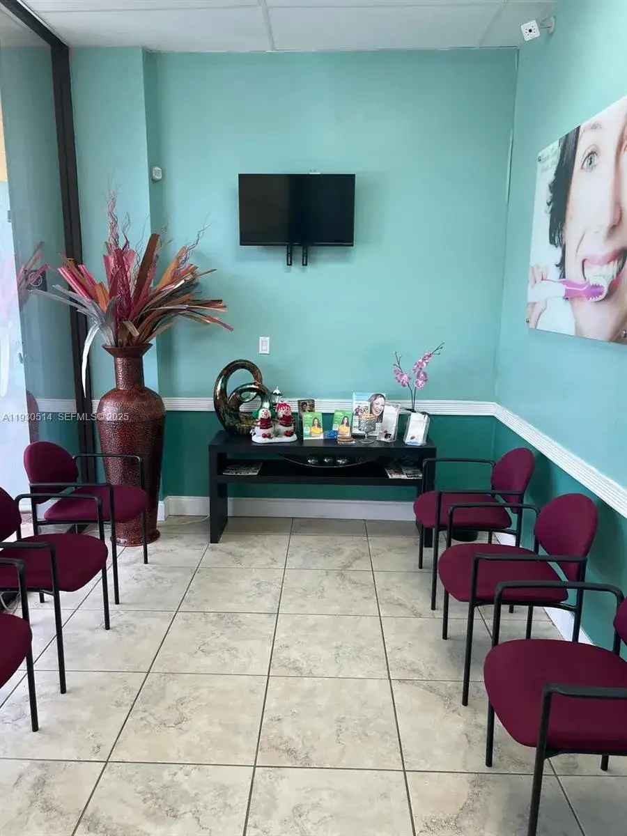 4750 NW 7 ST, Miami FL 33126 photo 3