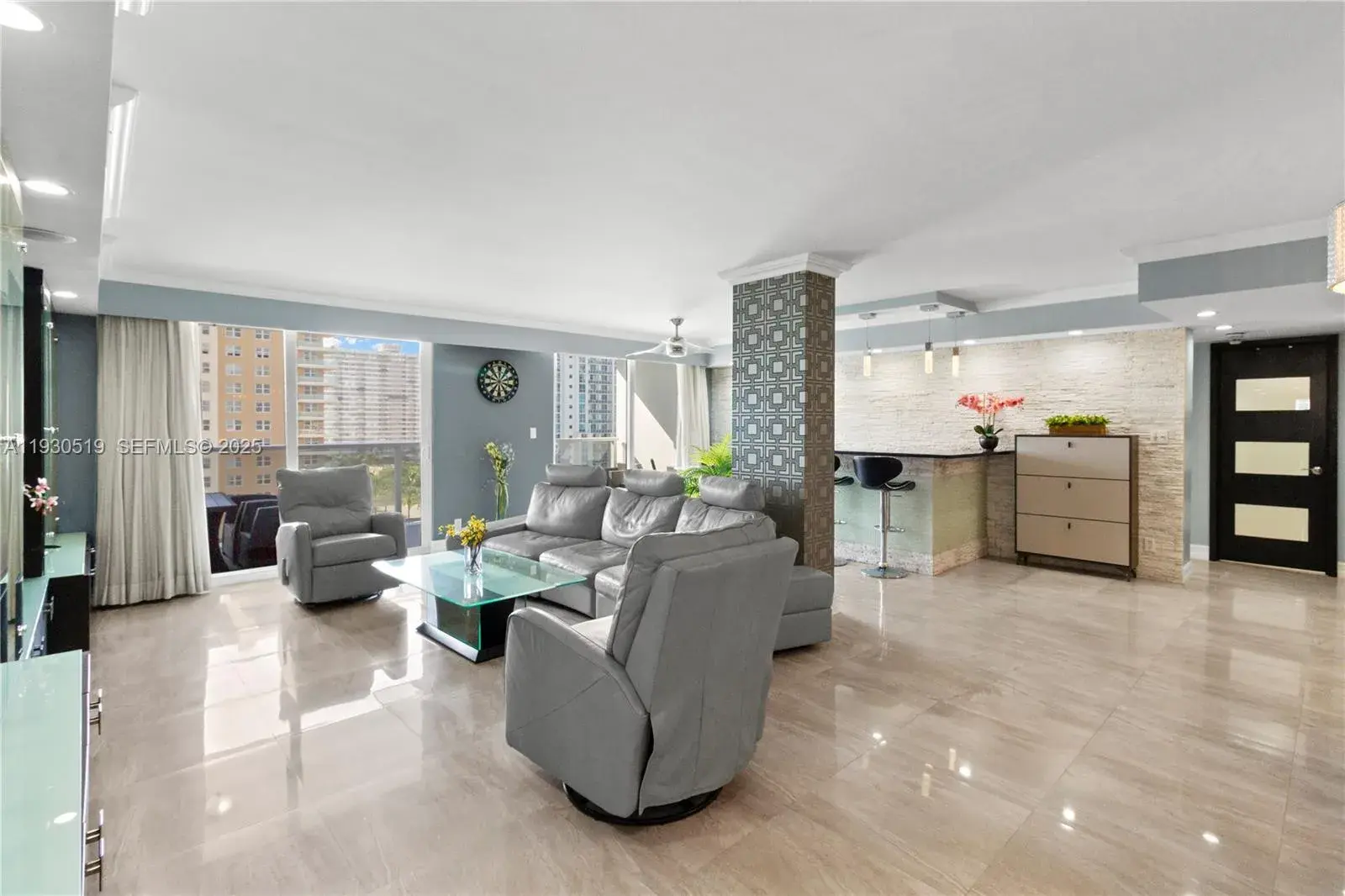 1880 S Ocean Dr, Hallandale Beach FL 33009