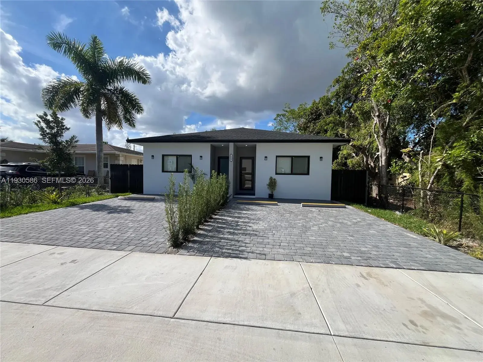 119 NW 5th Ave # 1, Hallandale Beach FL 33009