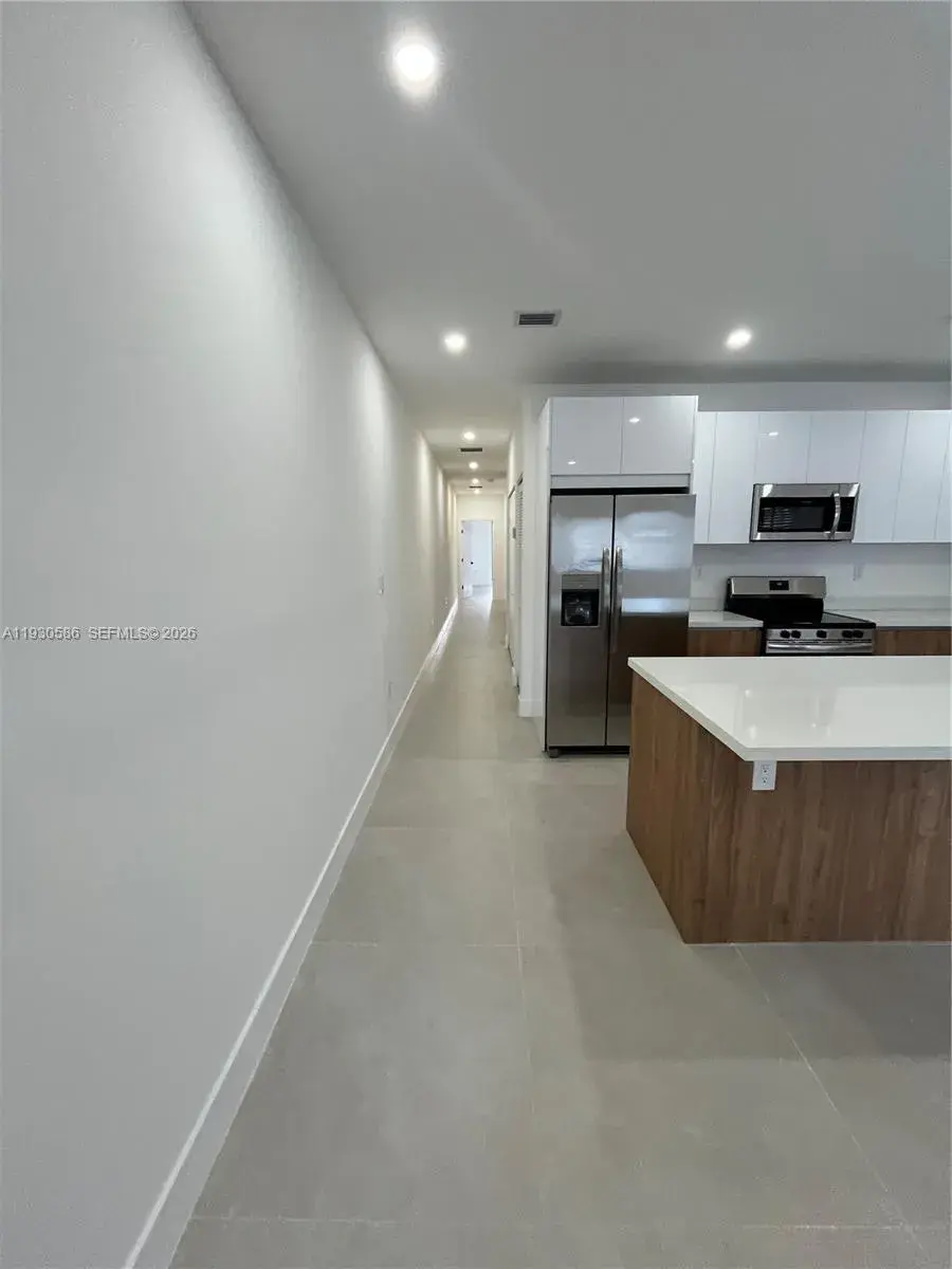 119 NW 5th Ave # 1, Hallandale Beach FL 33009