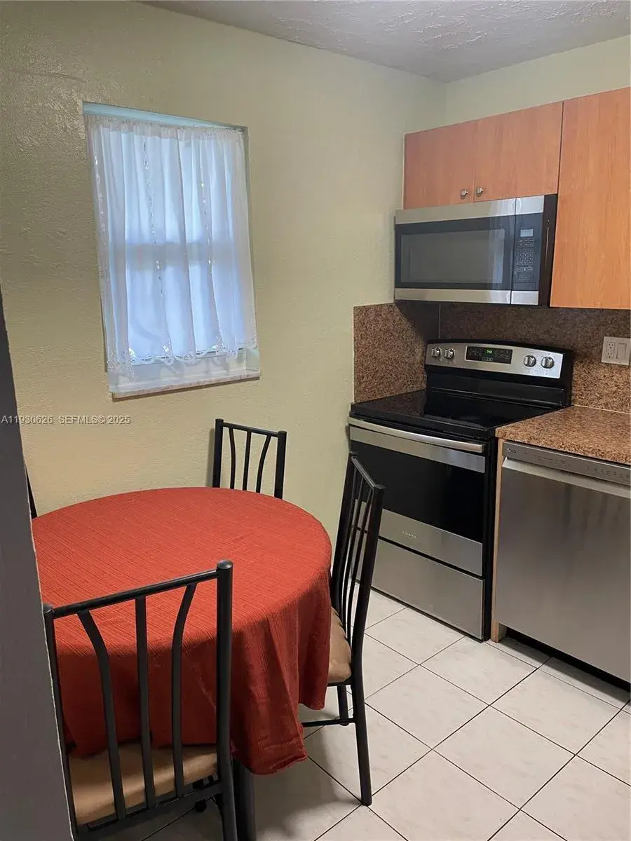 220 SW 9th Ave # 116, Hallandale Beach FL 33009