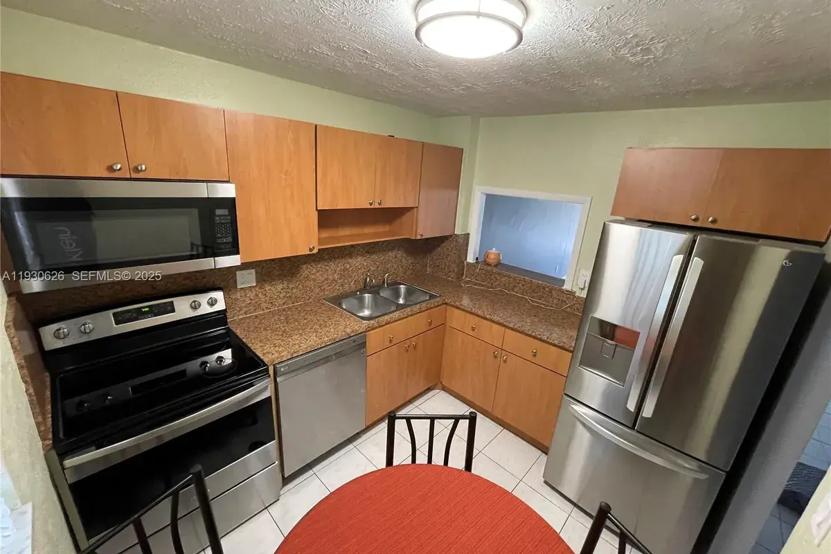 220 SW 9th Ave # 116, Hallandale Beach FL 33009