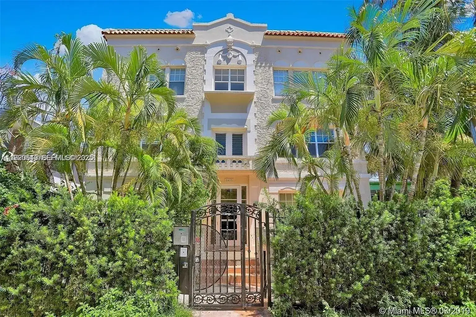 1611 Michigan Ave # 21, Miami Beach FL 33139 photo 2