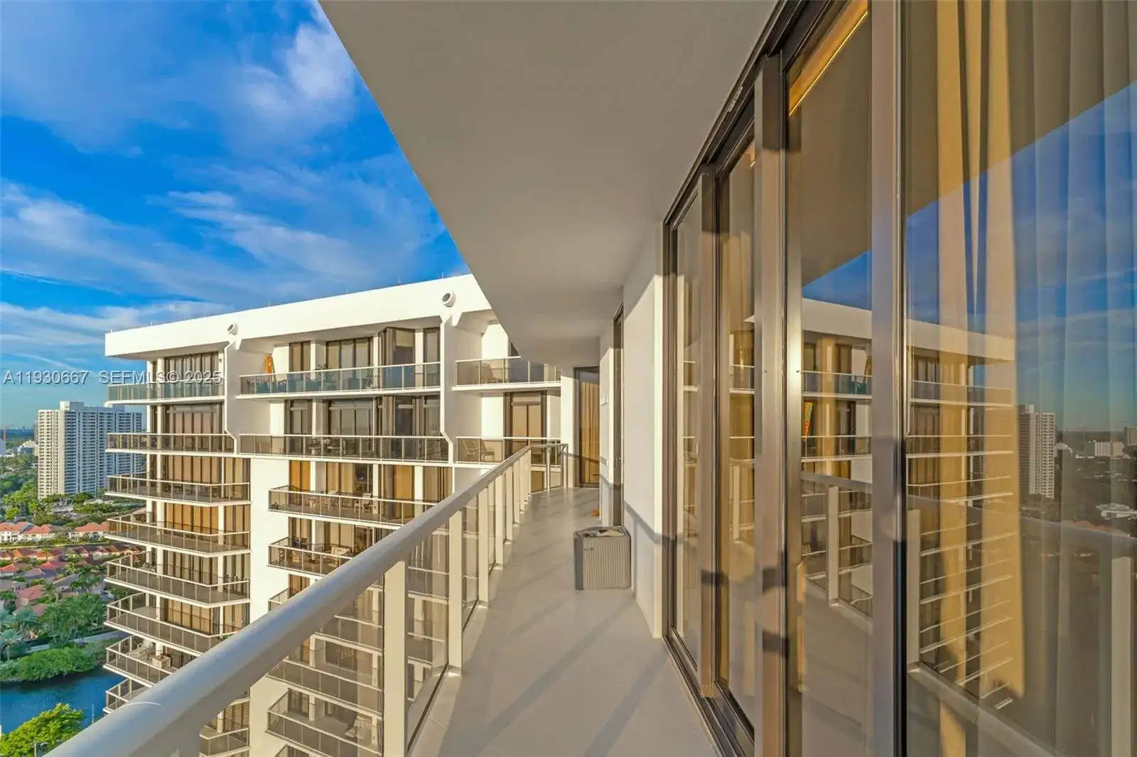 20281 E Country Club Dr, Aventura FL 33180 photo 3