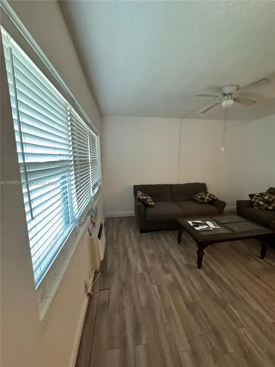 118 E Salisbury E # 118, West Palm Beach FL 33417 photo 3