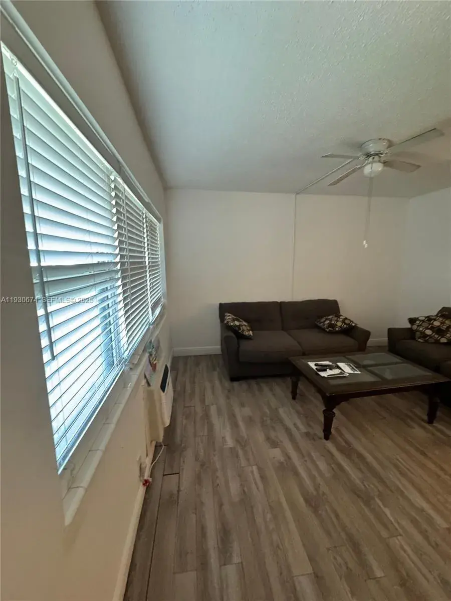 118 E Salisbury E # 118, West Palm Beach FL 33417